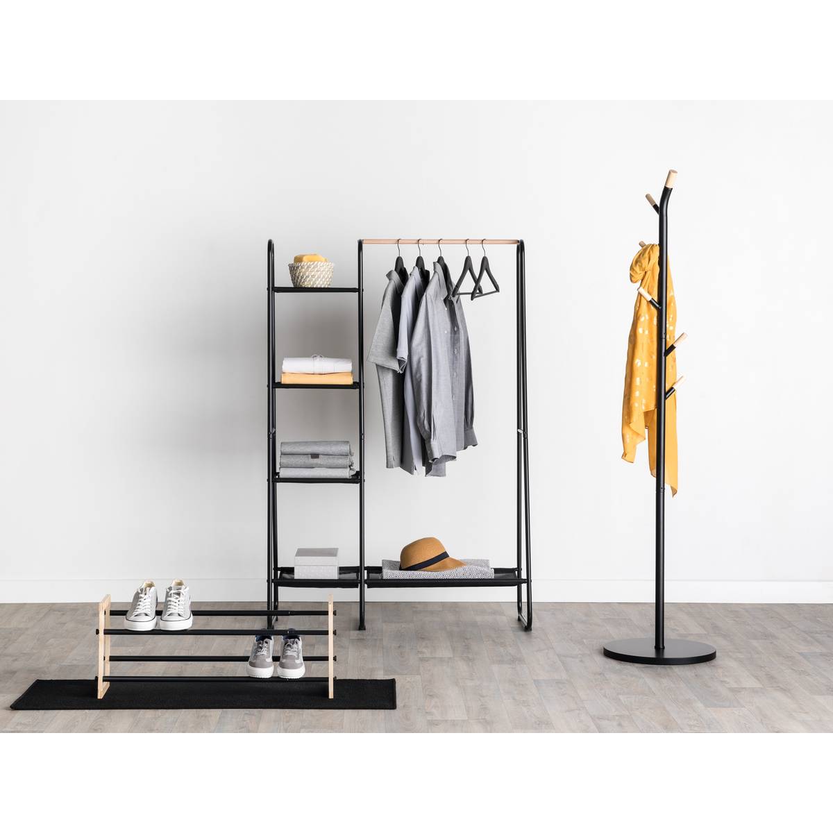 Portant à vêtements avec 4 étagères, noir Blackwood