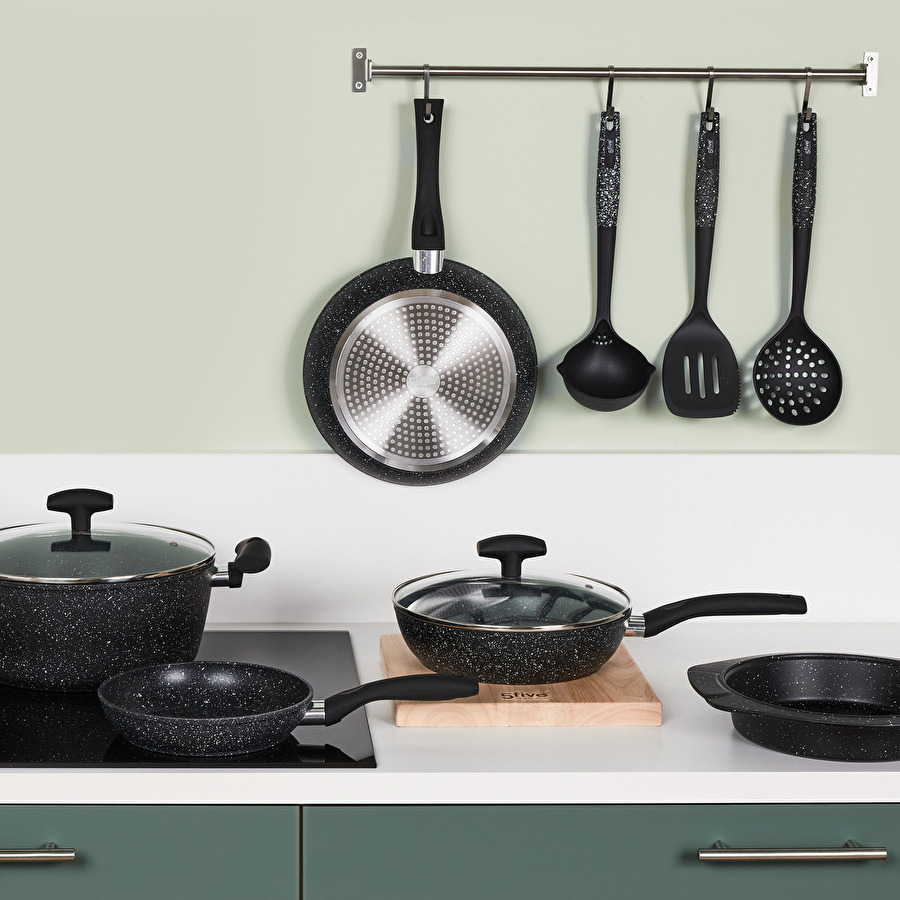 Sauteuse aluminium forgé, 28 cm Caractère