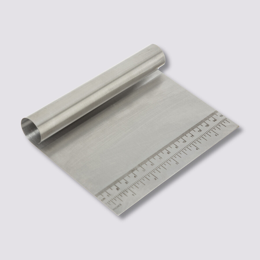 Coupe-pâte avec graduations, inox 