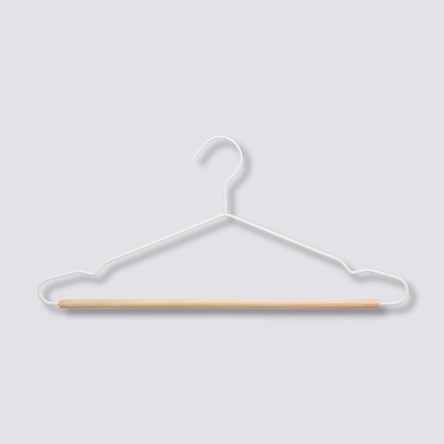 Lot de 2 cintres en métal/bois 