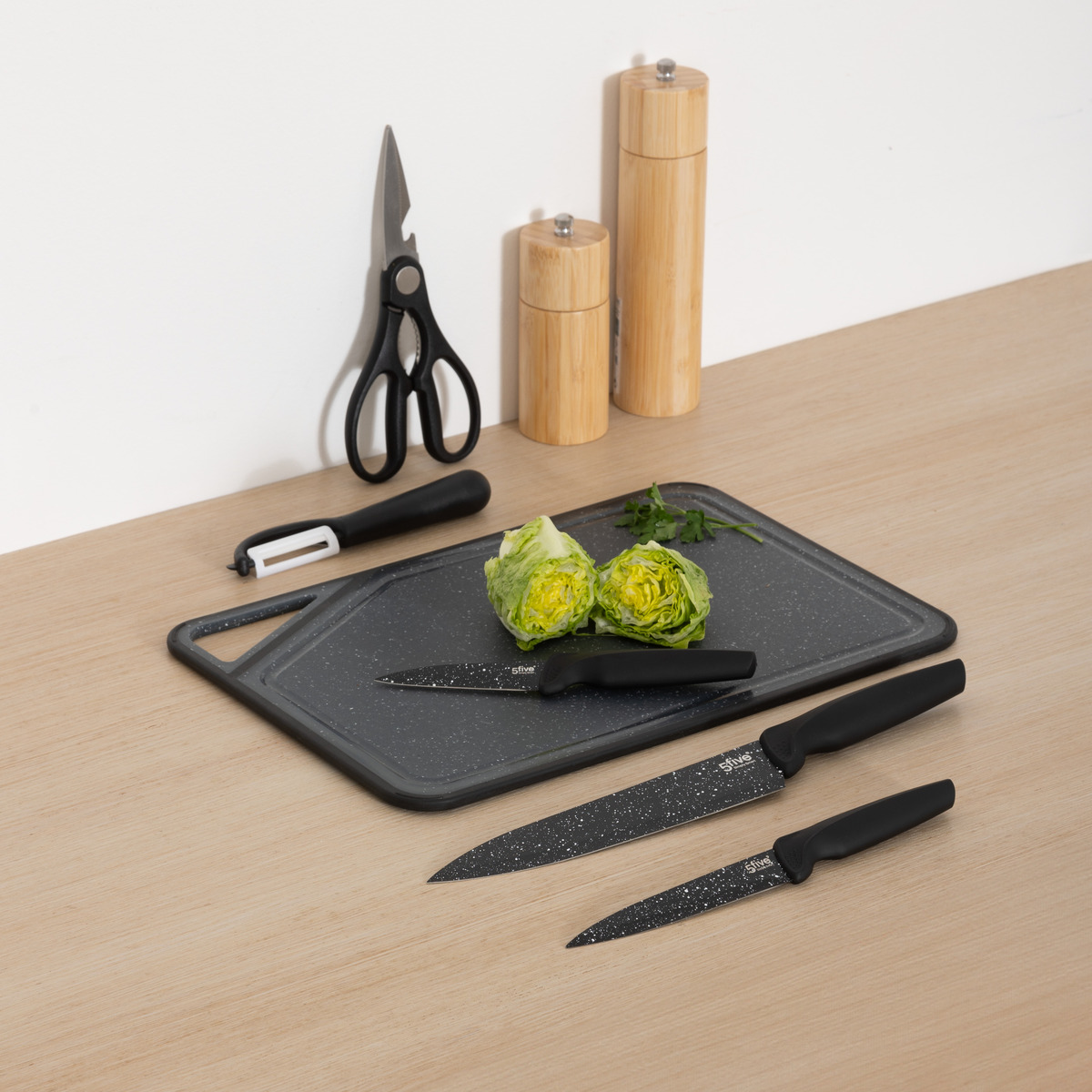 Set de découpe avec planche Caractère