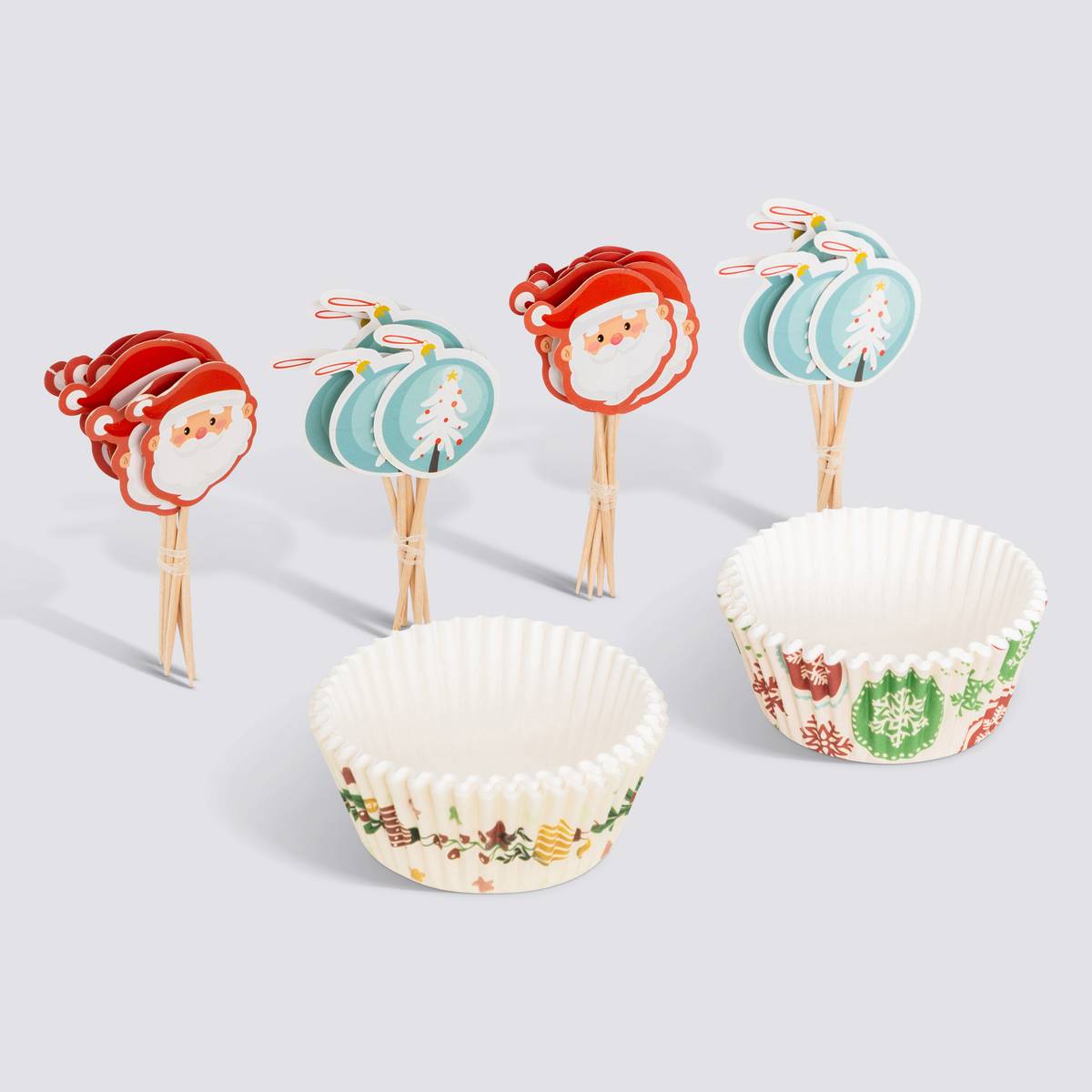 50 moules à muffins et 25 piques noël 