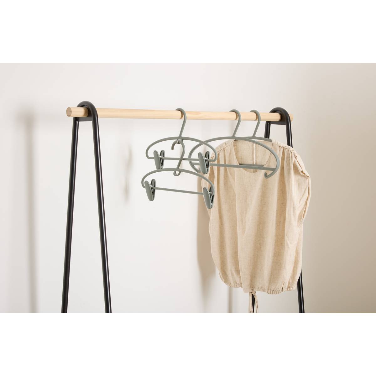 Lot de 4 cintres Hang' clip
