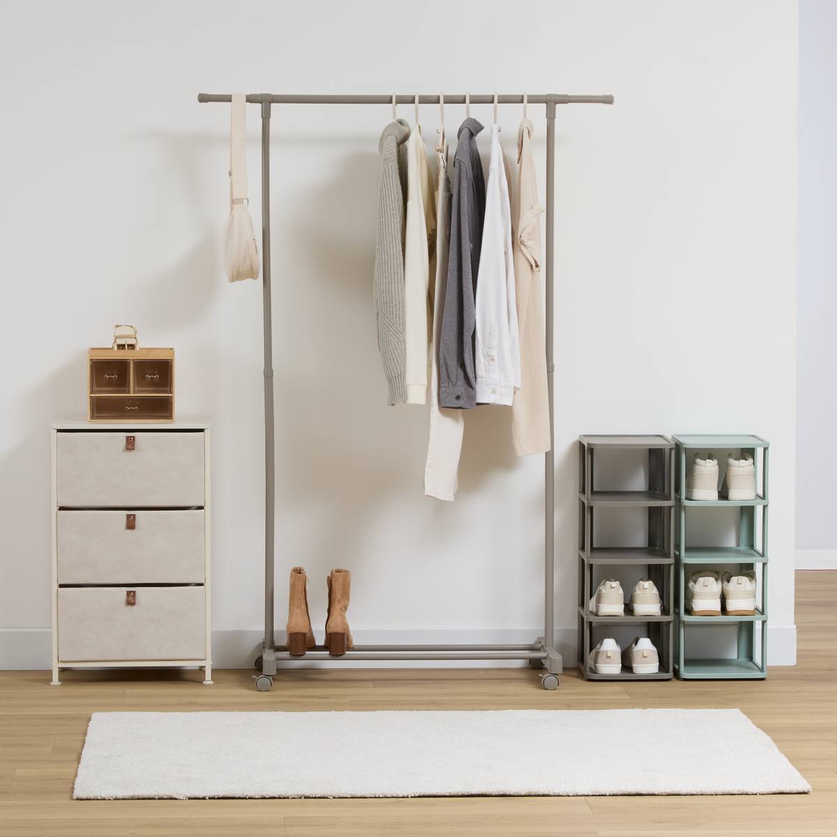 Portant à vêtements gris Hangy