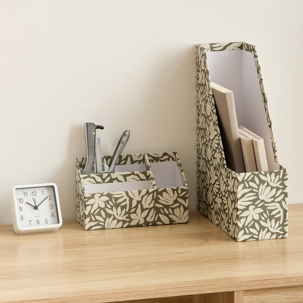 Porte revue, 25x9,3x31,5 cm, laurier Florea